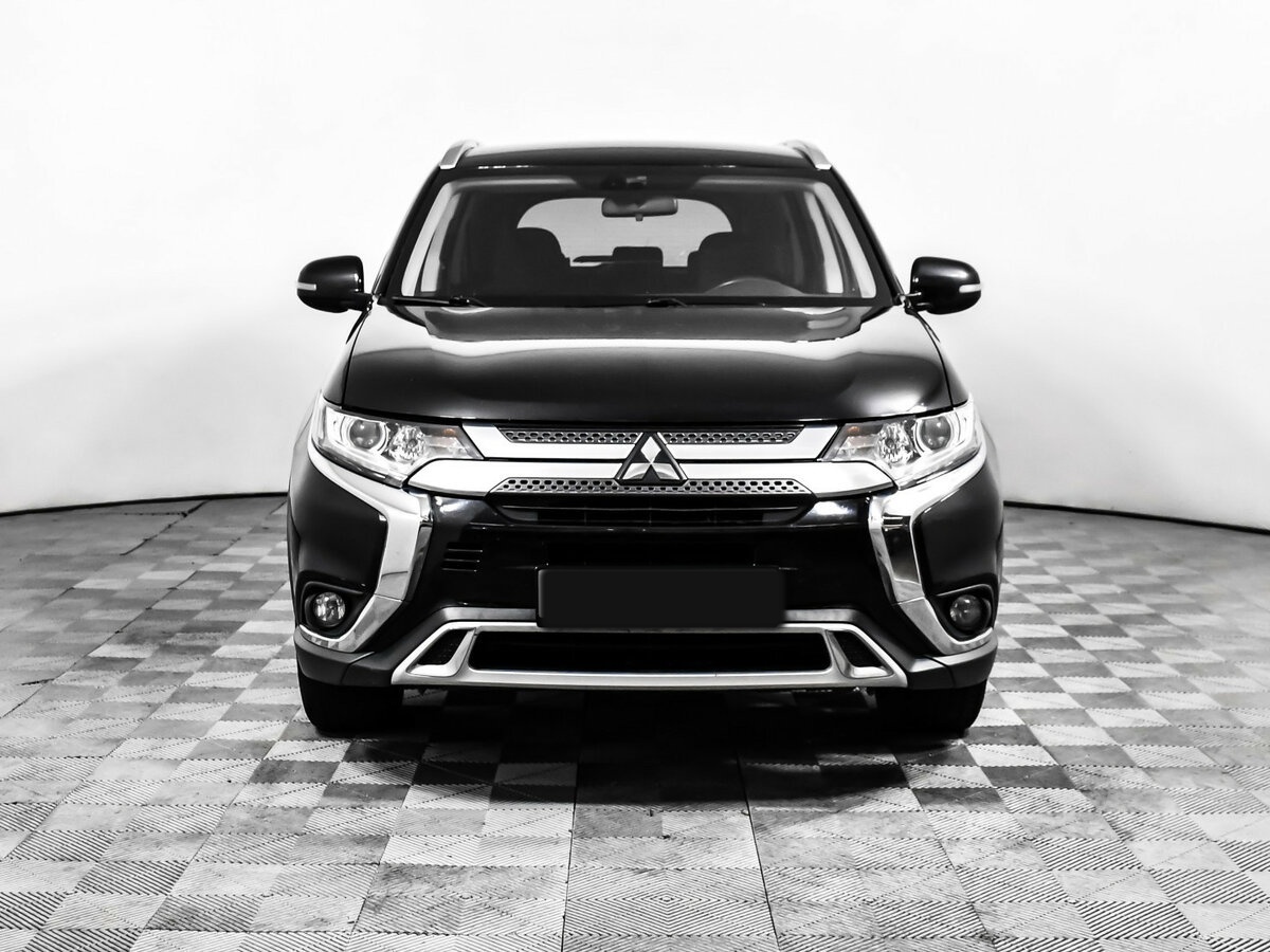 Mitsubishi Outlander с пробегом — 2018 год. Фото: #1