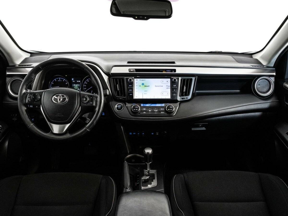Toyota RAV4 с пробегом — 2017 год. Фото: #9