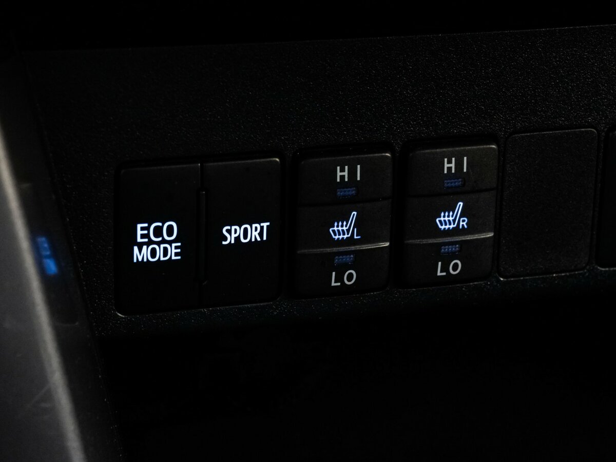 Toyota RAV4 с пробегом — 2017 год. Фото: #11