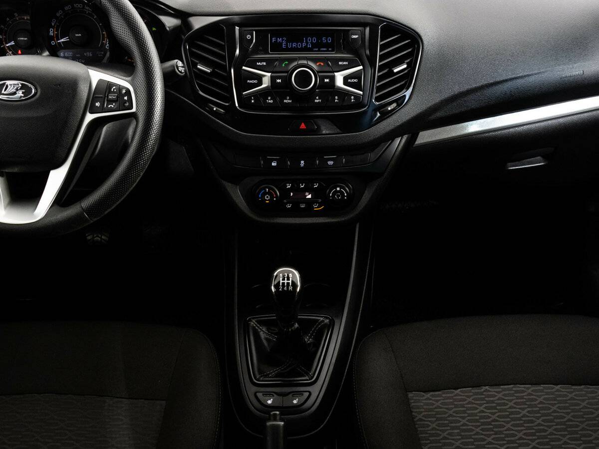 Lada (ВАЗ) Vesta с пробегом — 2018 год. Фото: #8