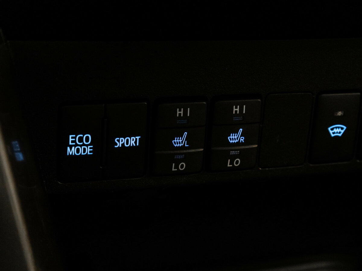 Toyota RAV4 с пробегом — 2019 год. Фото: #18