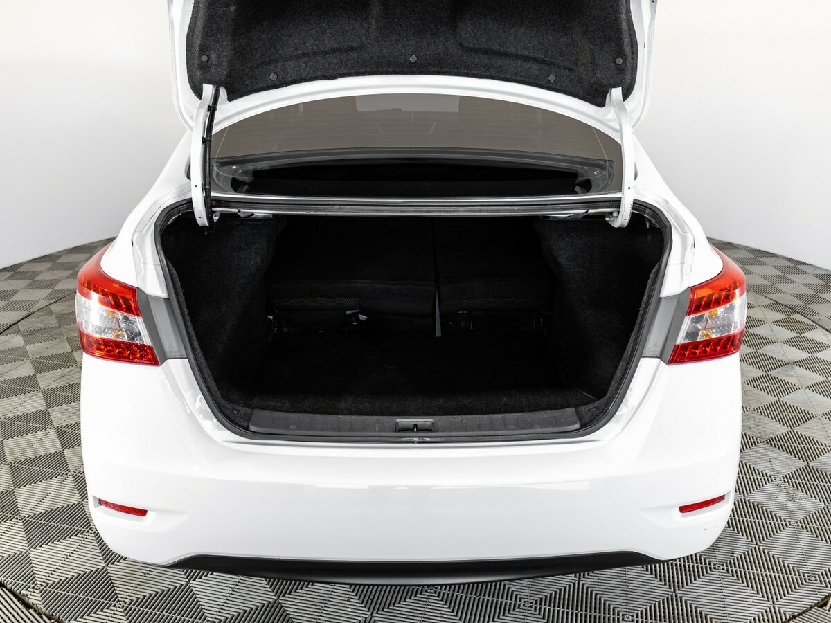 Nissan Sentra с пробегом — 2015 год. Фото: #16