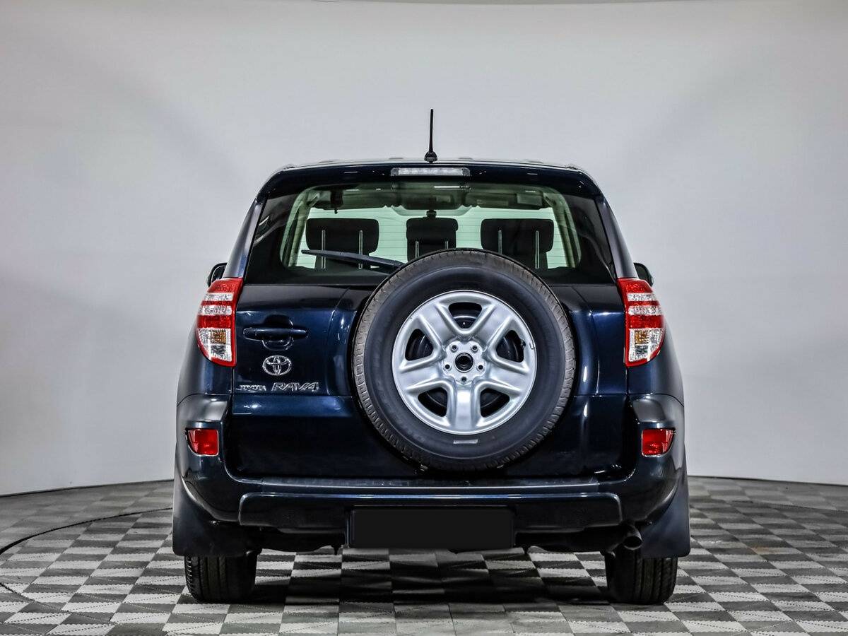 Toyota RAV4 с пробегом — 2012 год. Фото: #4