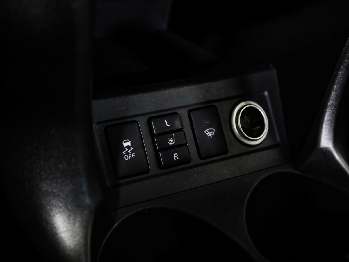 Toyota RAV4 с пробегом — 2012 год. Фото: #14