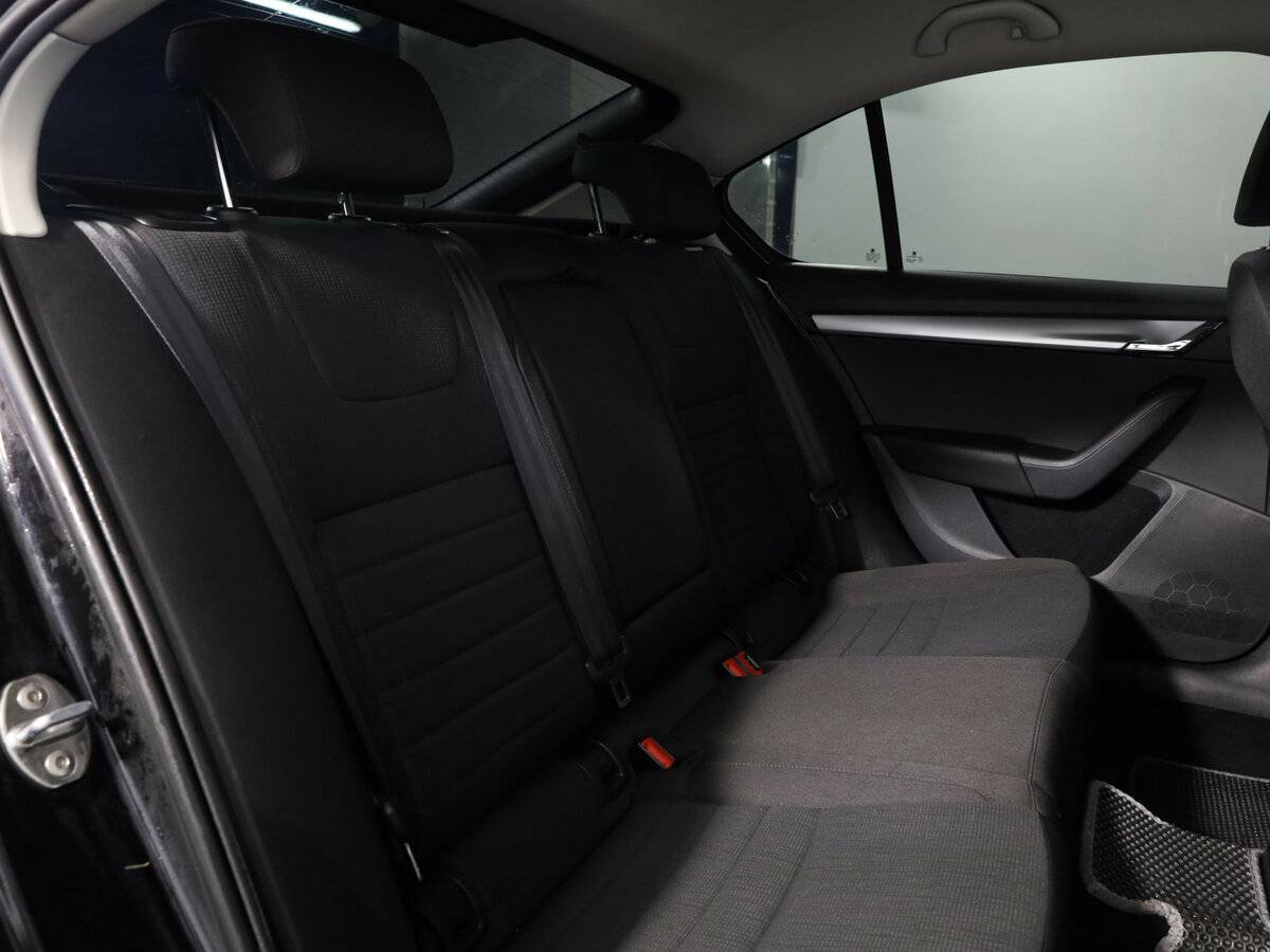 Skoda Octavia с пробегом — 2013 год. Фото: #12