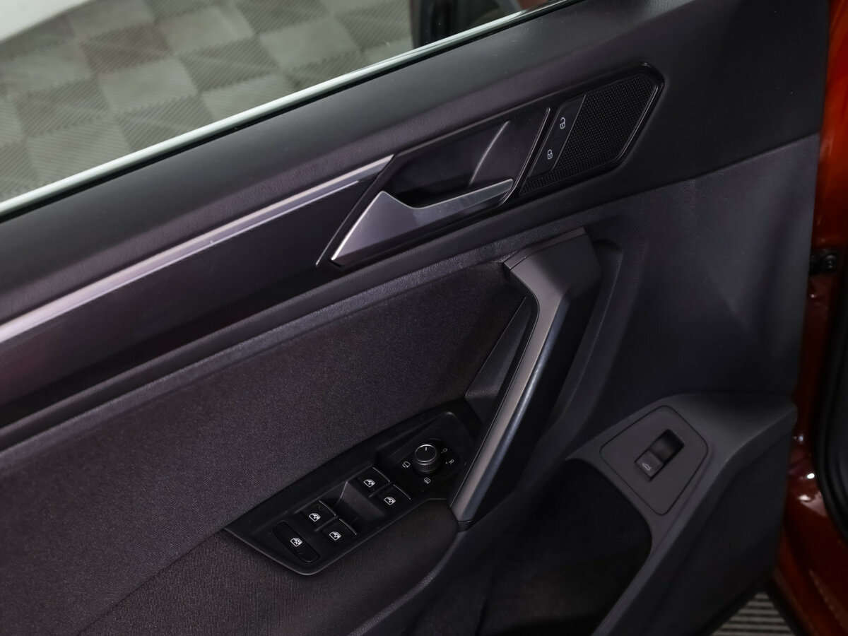 Volkswagen Tiguan с пробегом — 2017 год. Фото: #11