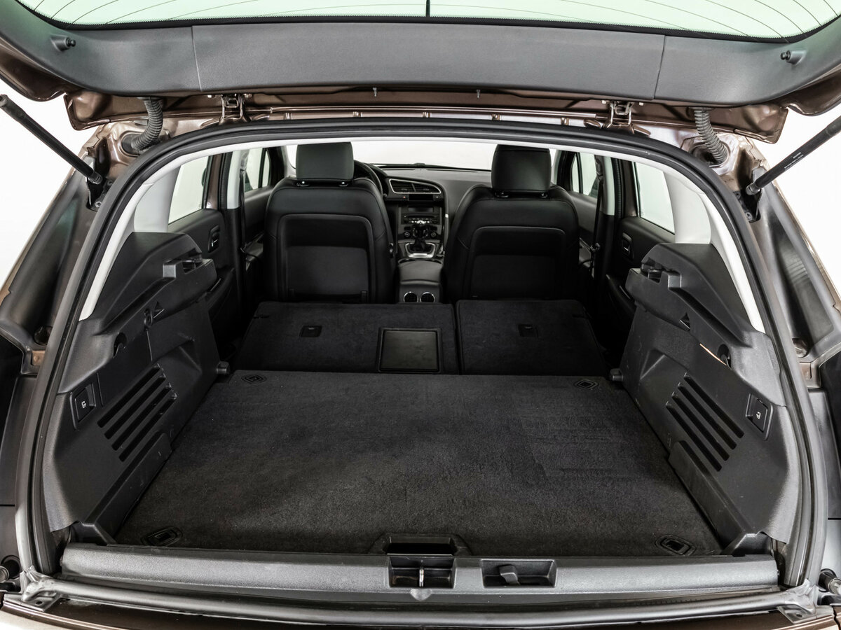 Peugeot 3008 с пробегом — 2014 год. Фото: #17