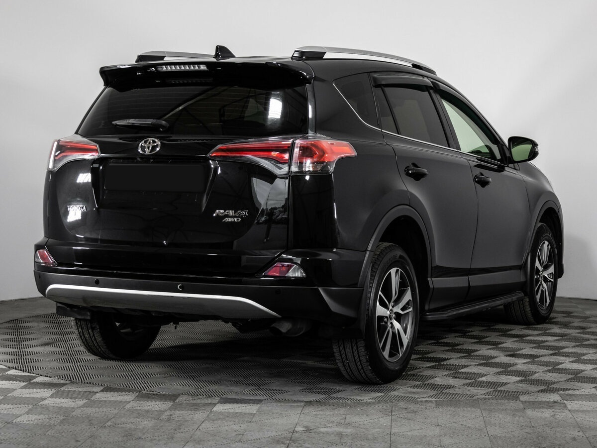 Toyota RAV4 с пробегом — 2016 год. Фото: #3