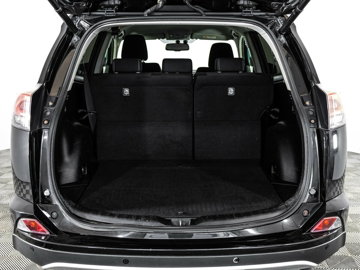 Toyota RAV4 с пробегом — 2016 год. Фото: #15