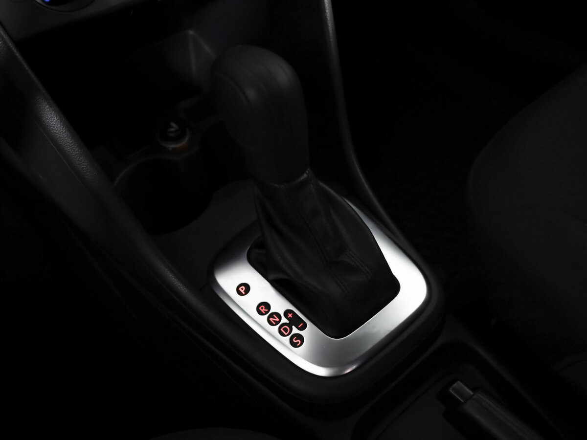 Volkswagen Polo с пробегом — 2013 год. Фото: #12