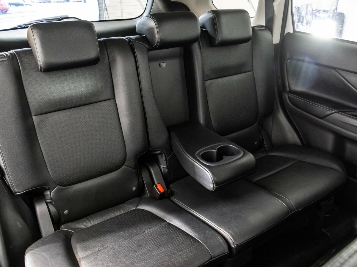 Mitsubishi Outlander с пробегом — 2017 год. Фото: #24