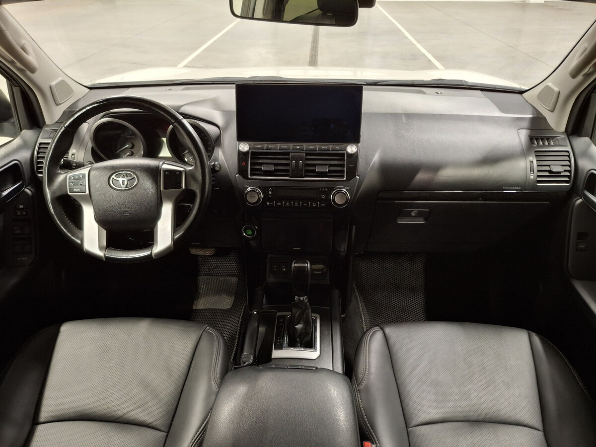 Toyota Land Cruiser Prado с пробегом — 2014 год. Фото: #10