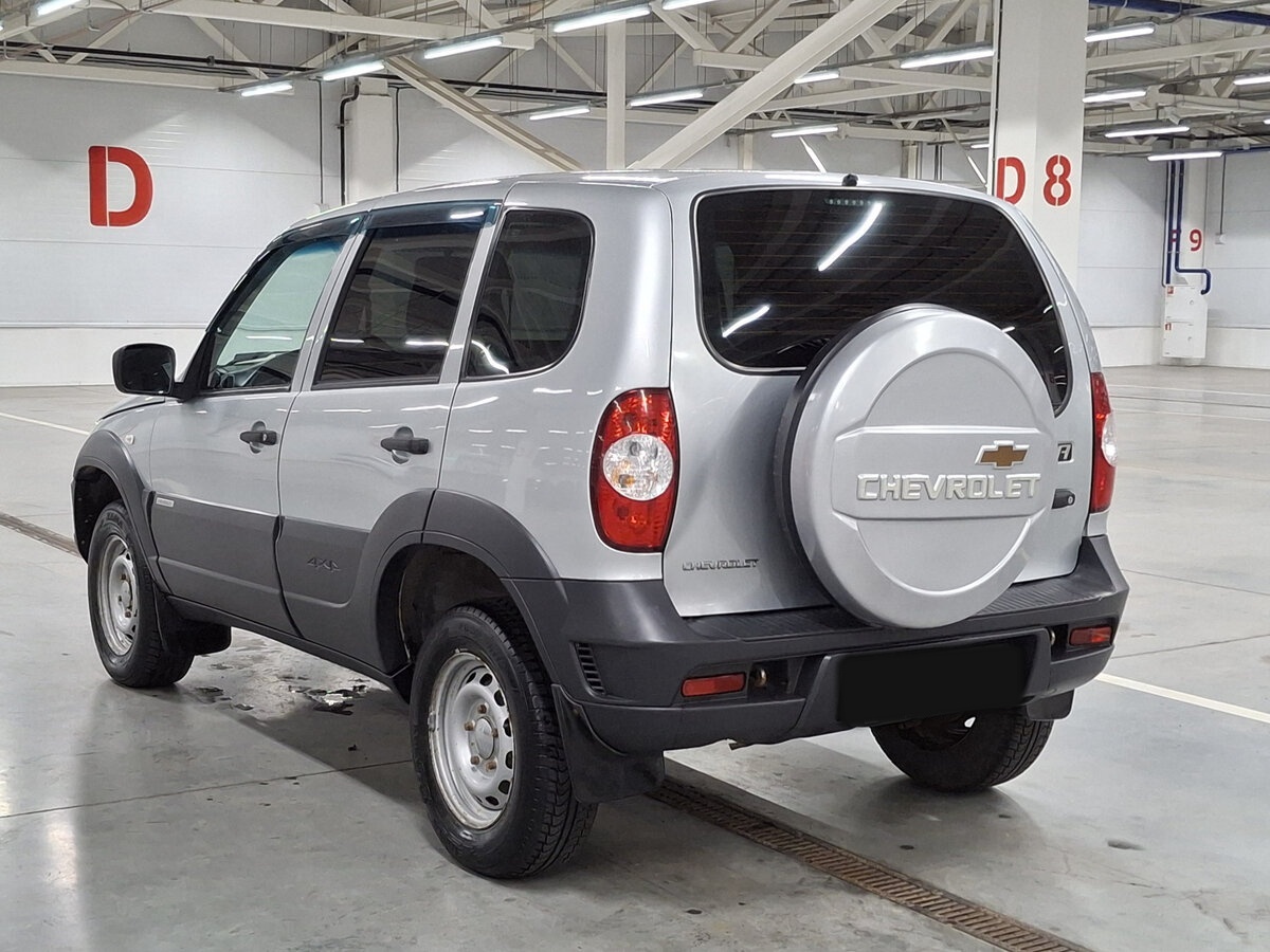 Chevrolet Niva с пробегом — 2018 год. Фото: #6