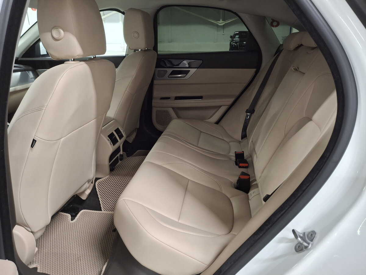 Jaguar XF с пробегом — 2016 год. Фото: #11