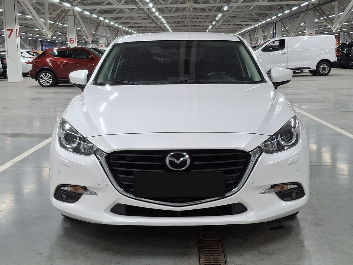 Mazda 3 с пробегом — 2018 год. Фото: #1