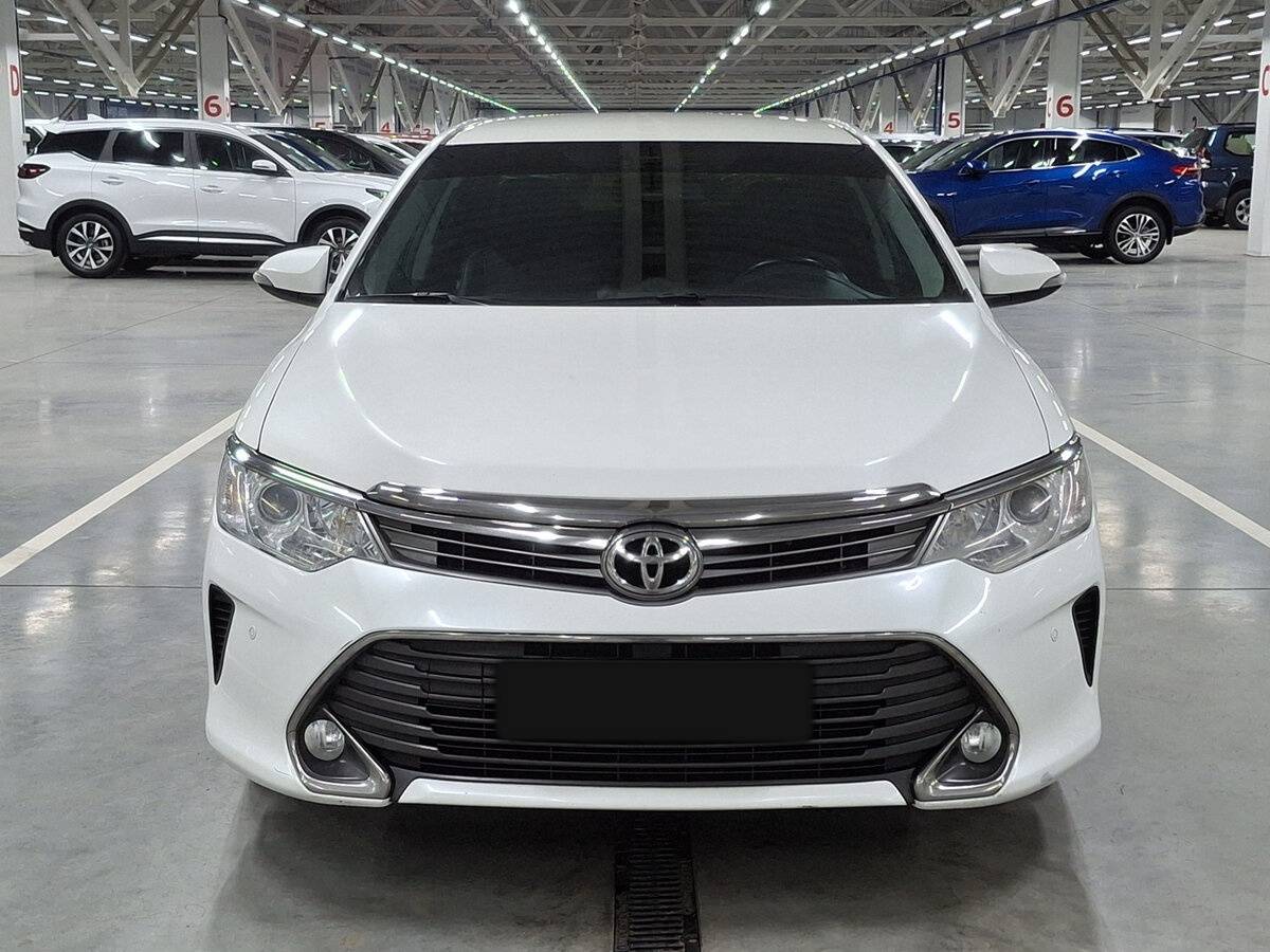 Toyota Camry с пробегом — 2015 год. Фото: #1