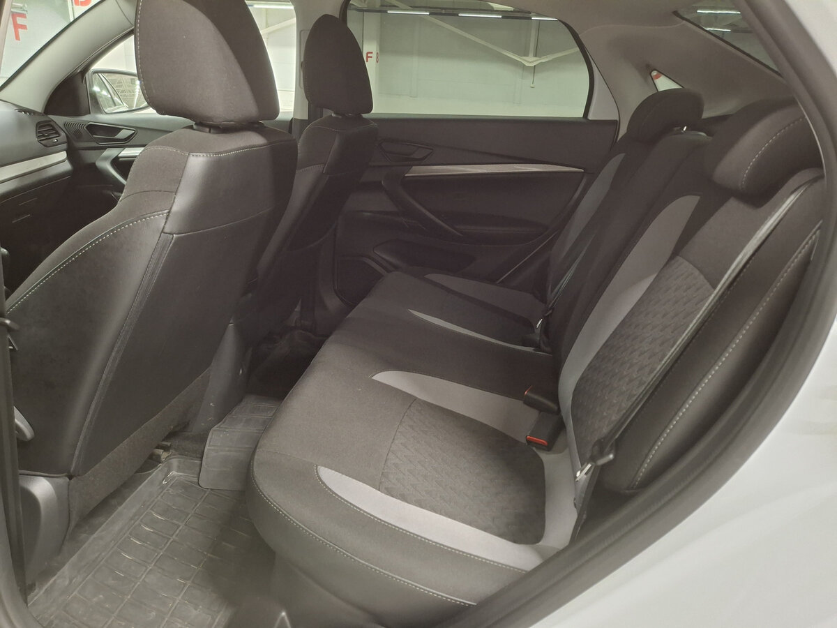 Lada (ВАЗ) Vesta с пробегом — 2023 год. Фото: #11