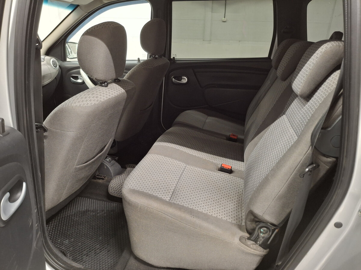 Lada (ВАЗ) Largus с пробегом — 2013 год. Фото: #11