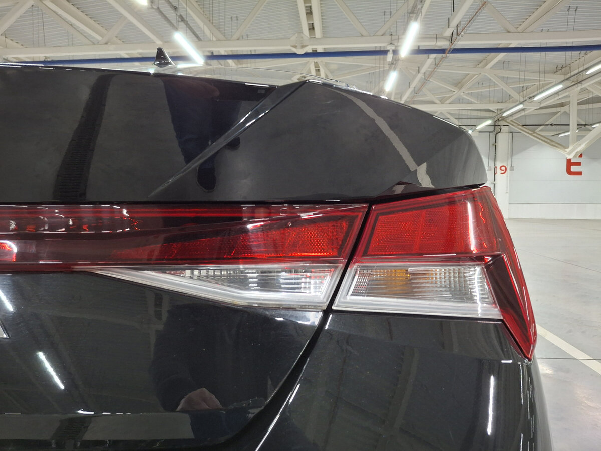 Hyundai Elantra с пробегом — 2020 год. Фото: #8