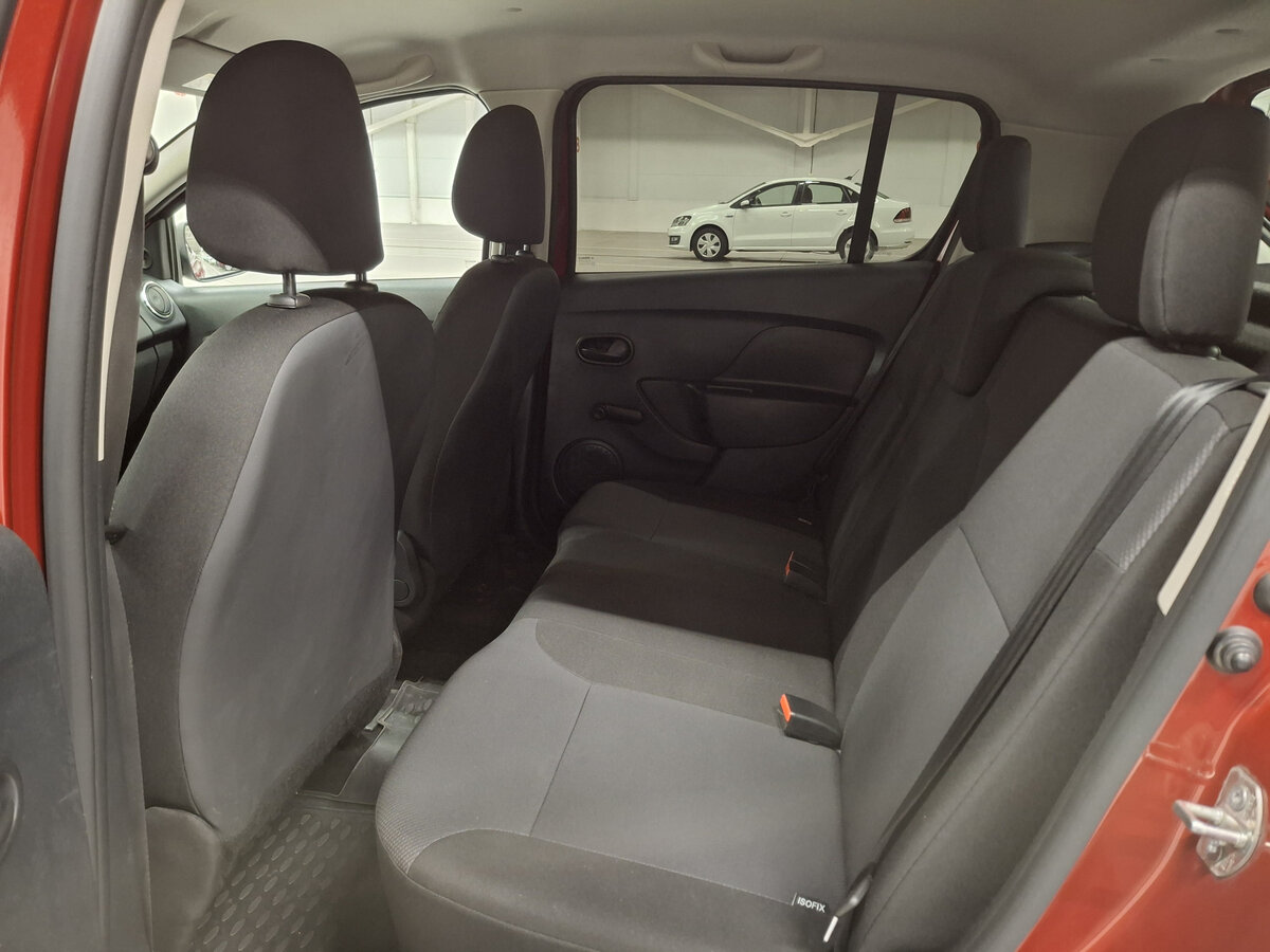 Renault Sandero с пробегом — 2017 год. Фото: #11