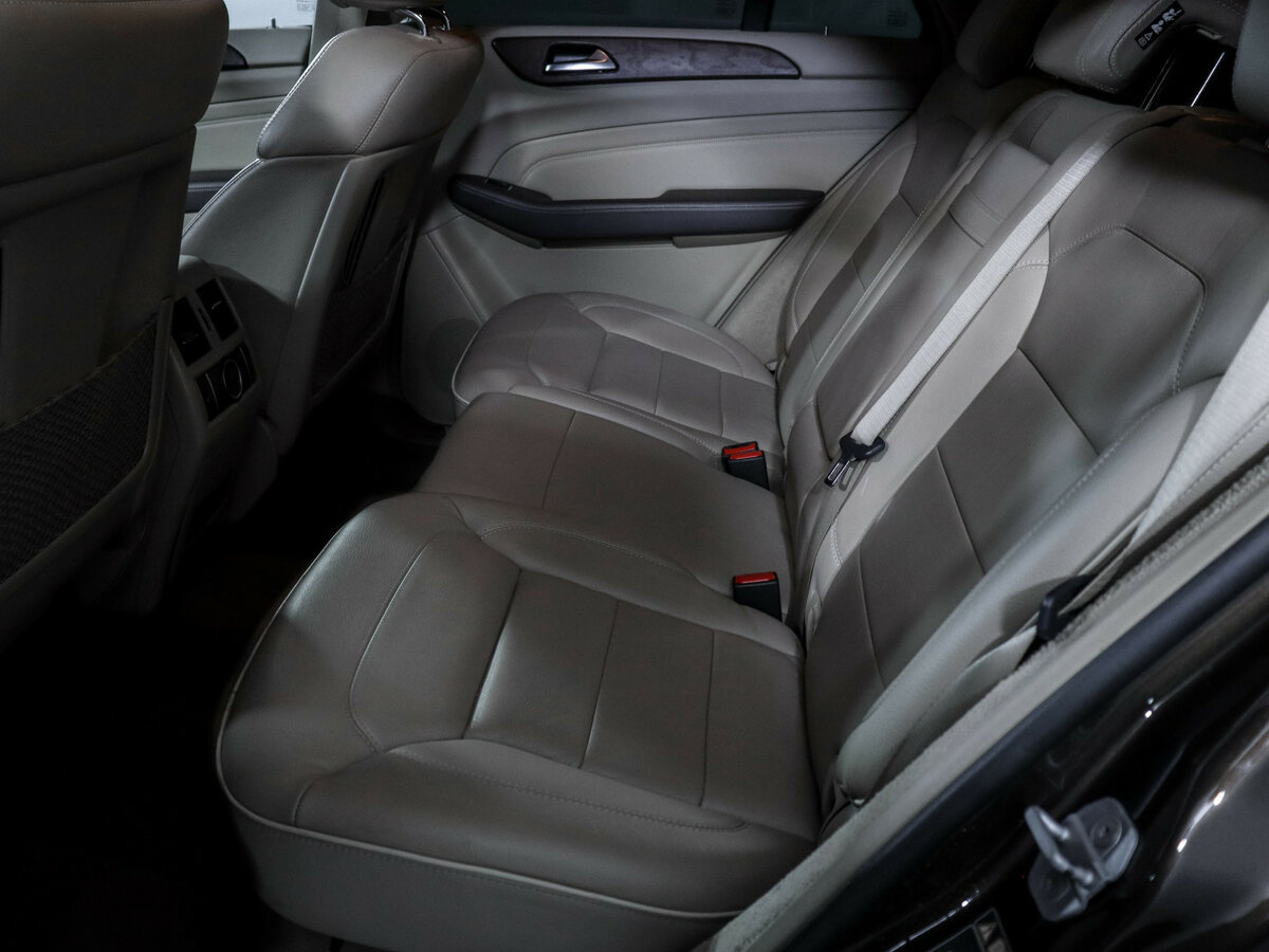 Mercedes-Benz M-Класс с пробегом — 2012 год. Фото: #7