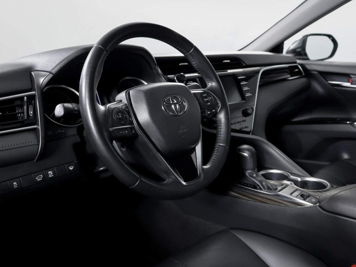 Toyota Camry с пробегом — 2019 год. Фото: #12