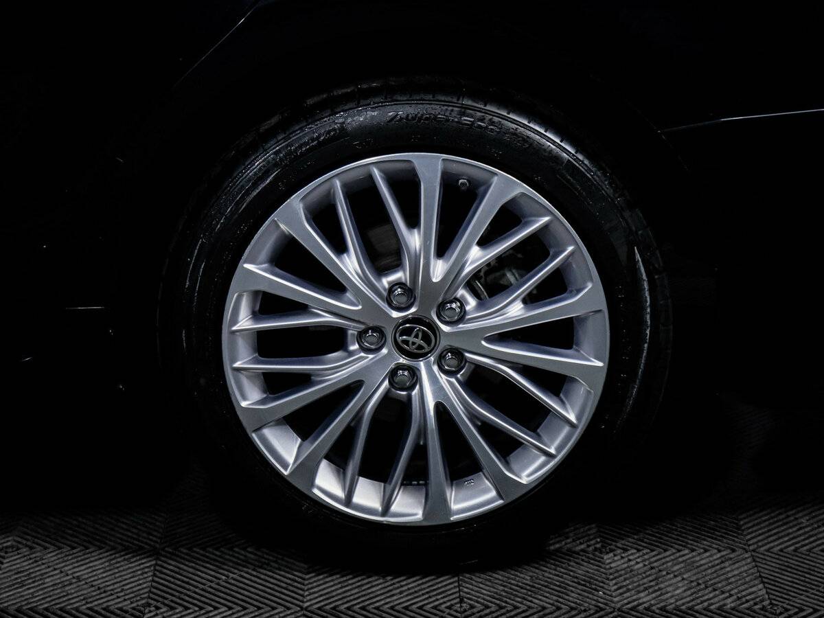 Toyota Camry с пробегом — 2019 год. Фото: #13