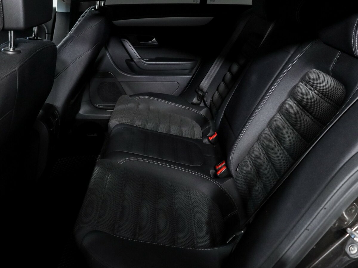 Volkswagen Passat CC с пробегом — 2013 год. Фото: #7