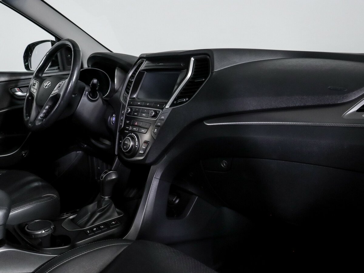 Hyundai Santa Fe с пробегом — 2017 год. Фото: #8