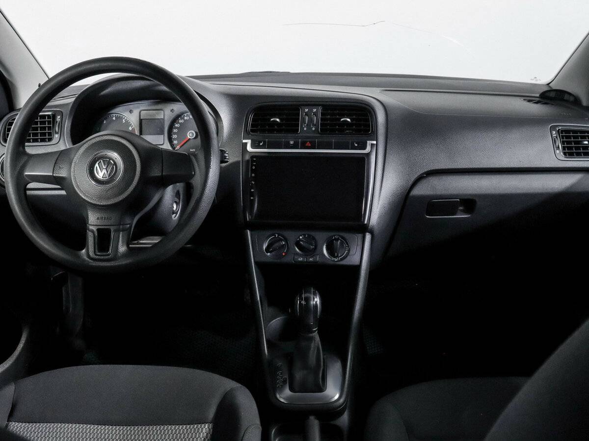 Volkswagen Polo с пробегом — 2014 год. Фото: #9