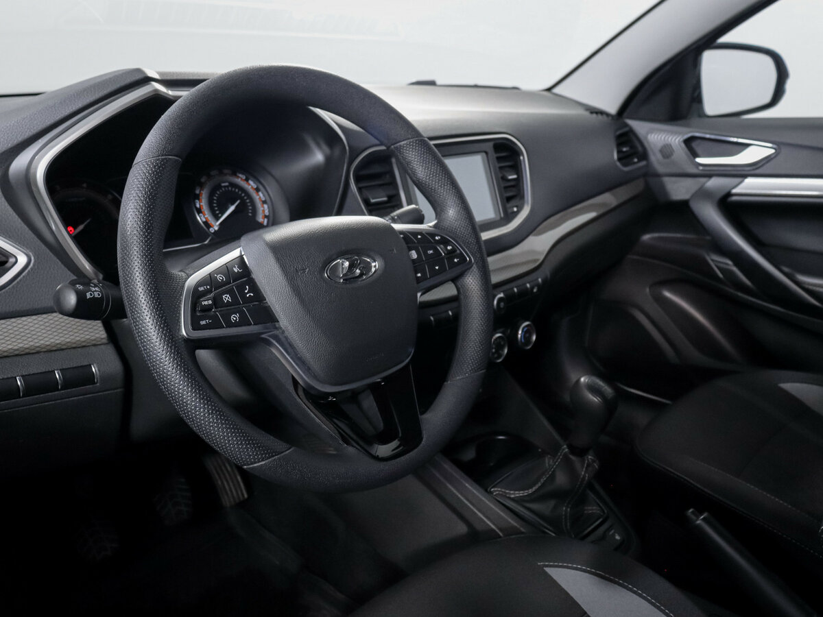 Lada (ВАЗ) Vesta с пробегом — 2023 год. Фото: #10