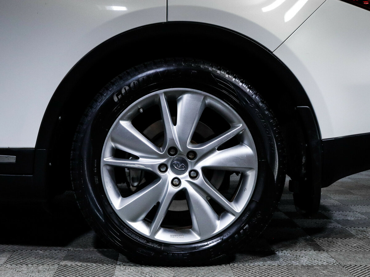 Infiniti FX с пробегом — 2012 год. Фото: #11