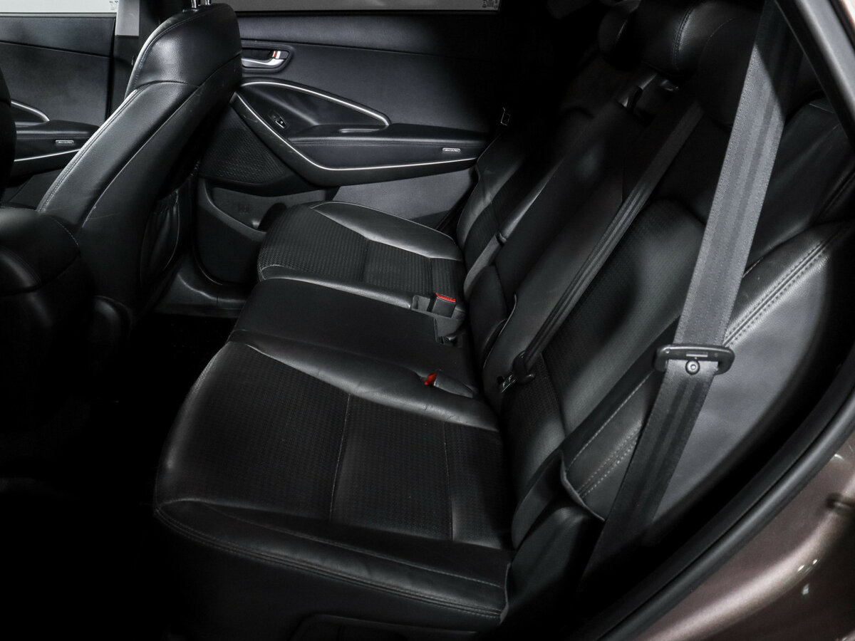 Hyundai Santa Fe с пробегом — 2014 год. Фото: #9
