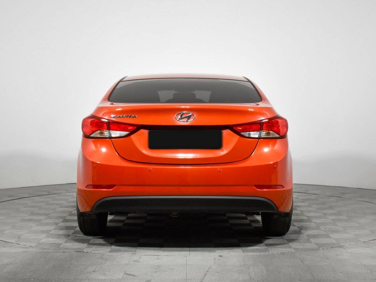 Hyundai Elantra с пробегом — 2015 год. Фото: #5