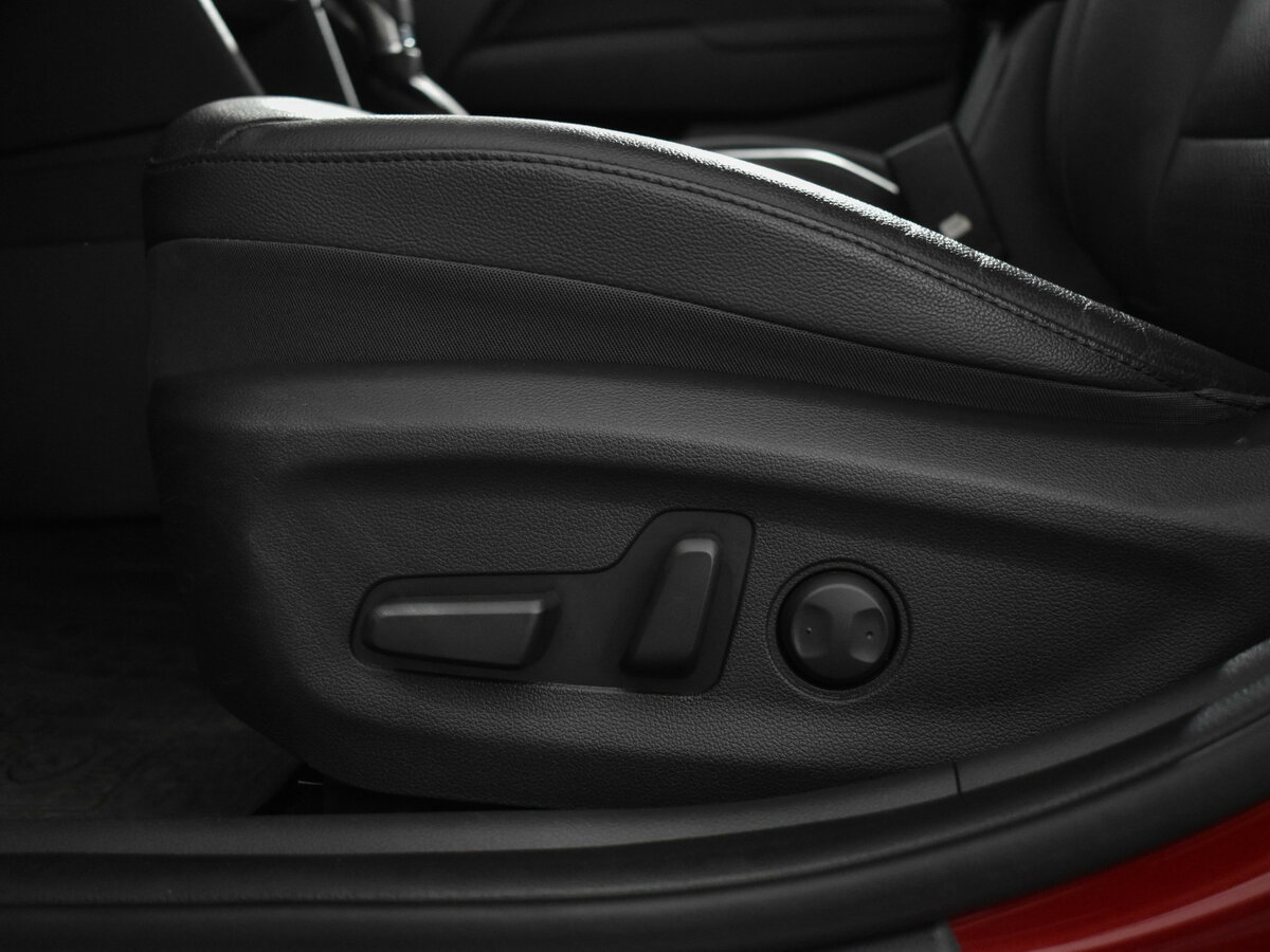 Hyundai Elantra с пробегом — 2019 год. Фото: #15