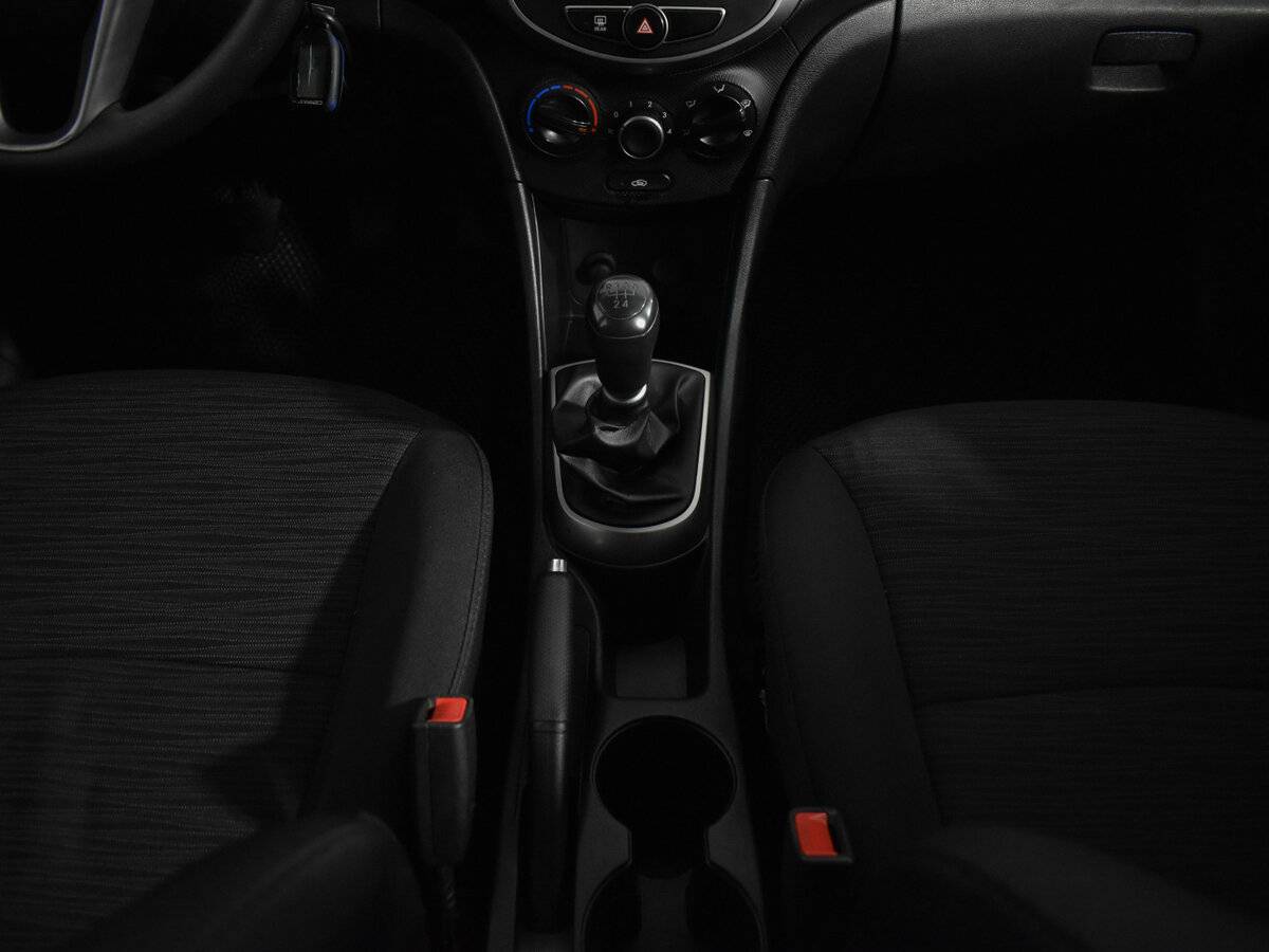 Hyundai Solaris с пробегом — 2016 год. Фото: #13