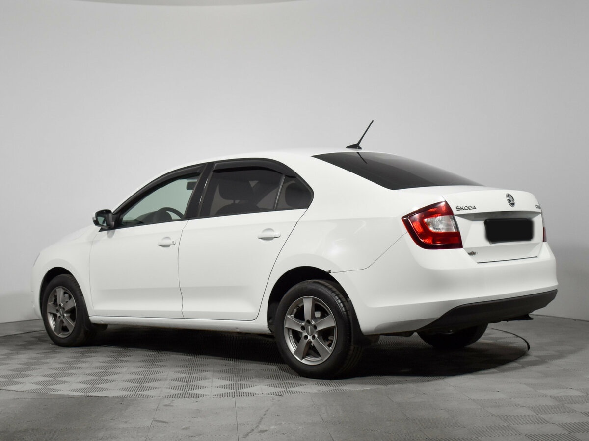 Skoda Rapid с пробегом — 2017 год. Фото: #5