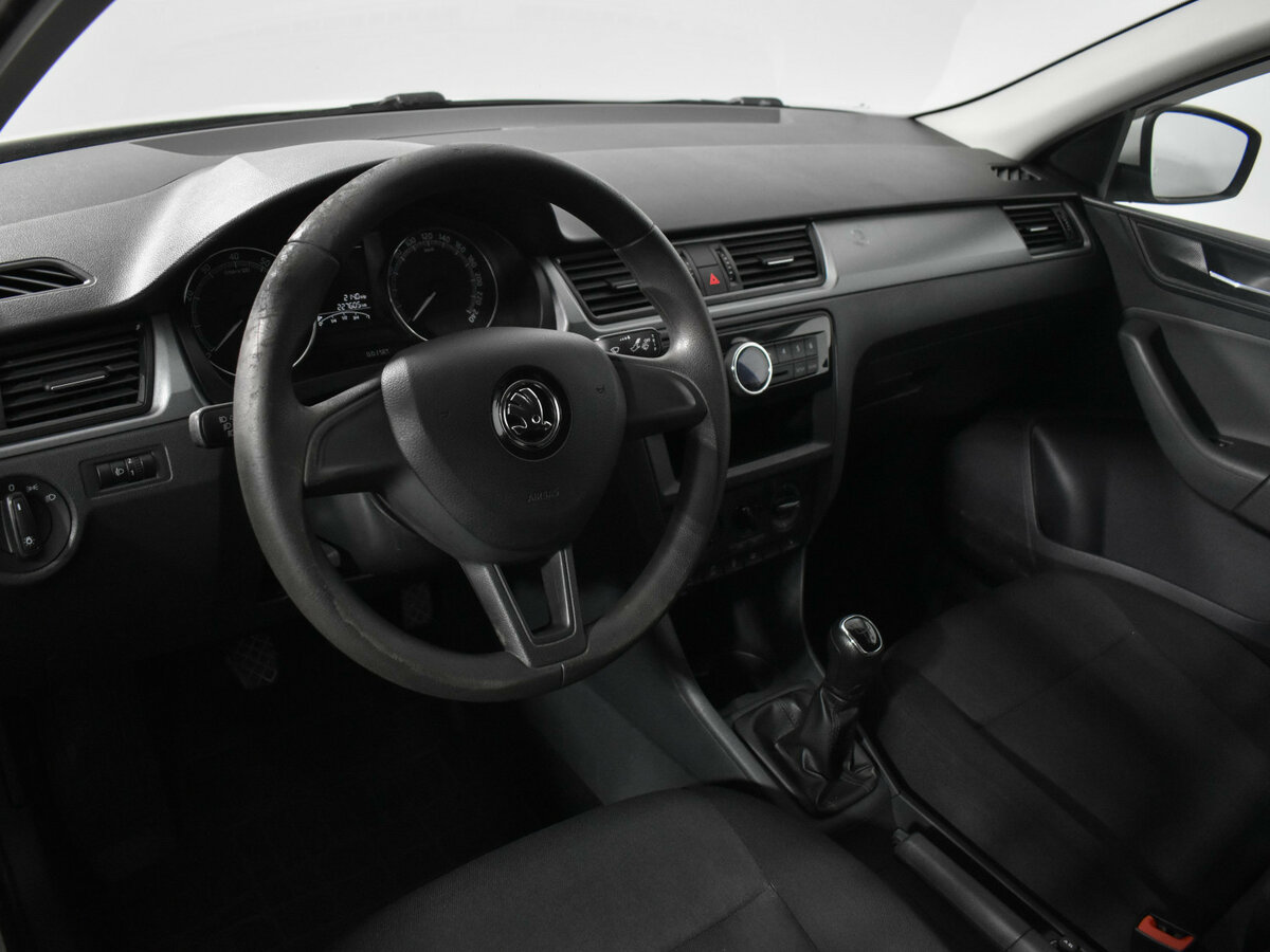 Skoda Rapid с пробегом — 2017 год. Фото: #6