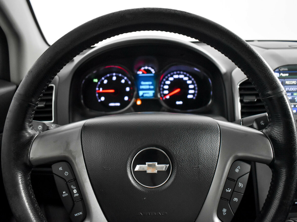 Chevrolet Captiva с пробегом — 2013 год. Фото: #12