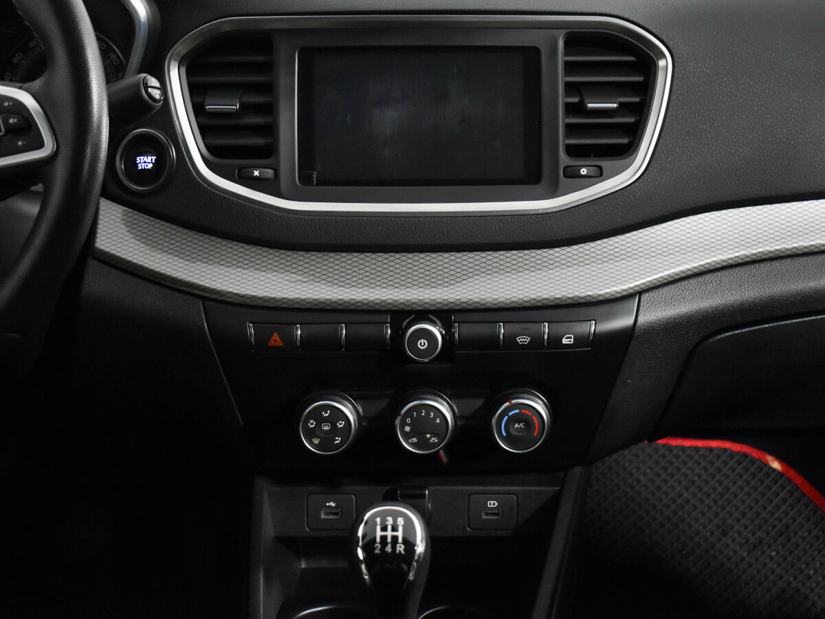 Lada (ВАЗ) Vesta с пробегом — 2023 год. Фото: #12