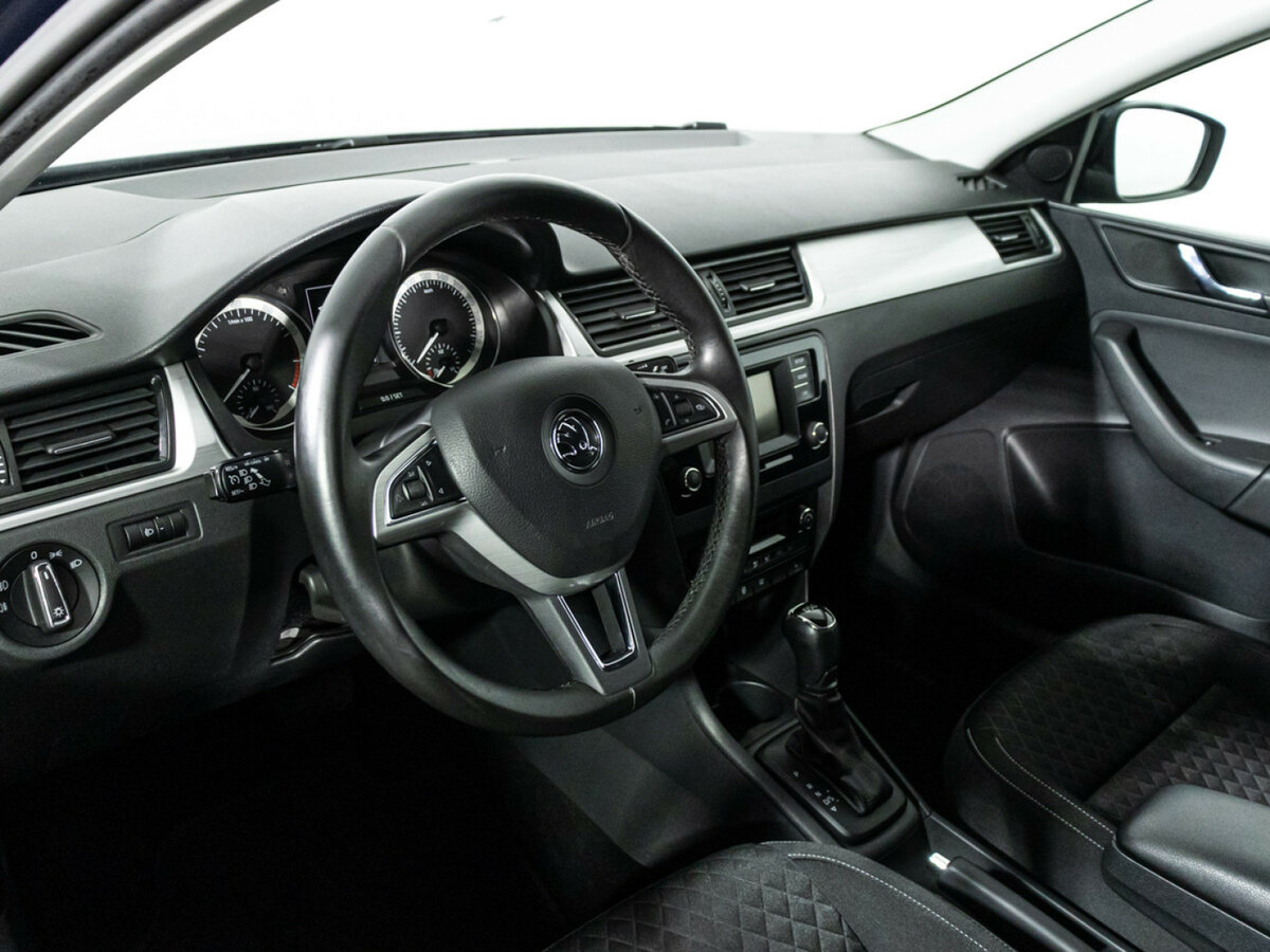 Skoda Rapid с пробегом — 2016 год. Фото: #10