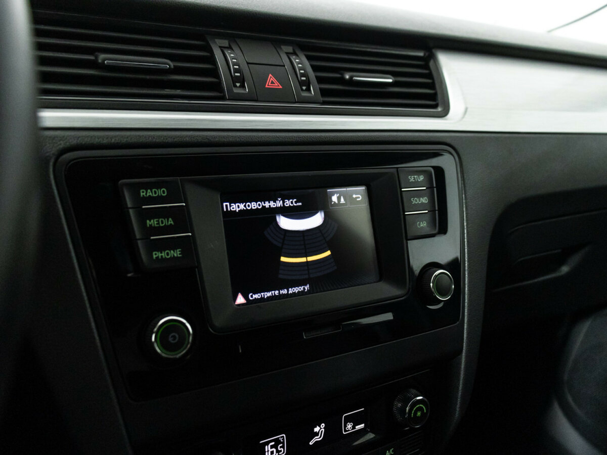 Skoda Rapid с пробегом — 2016 год. Фото: #14