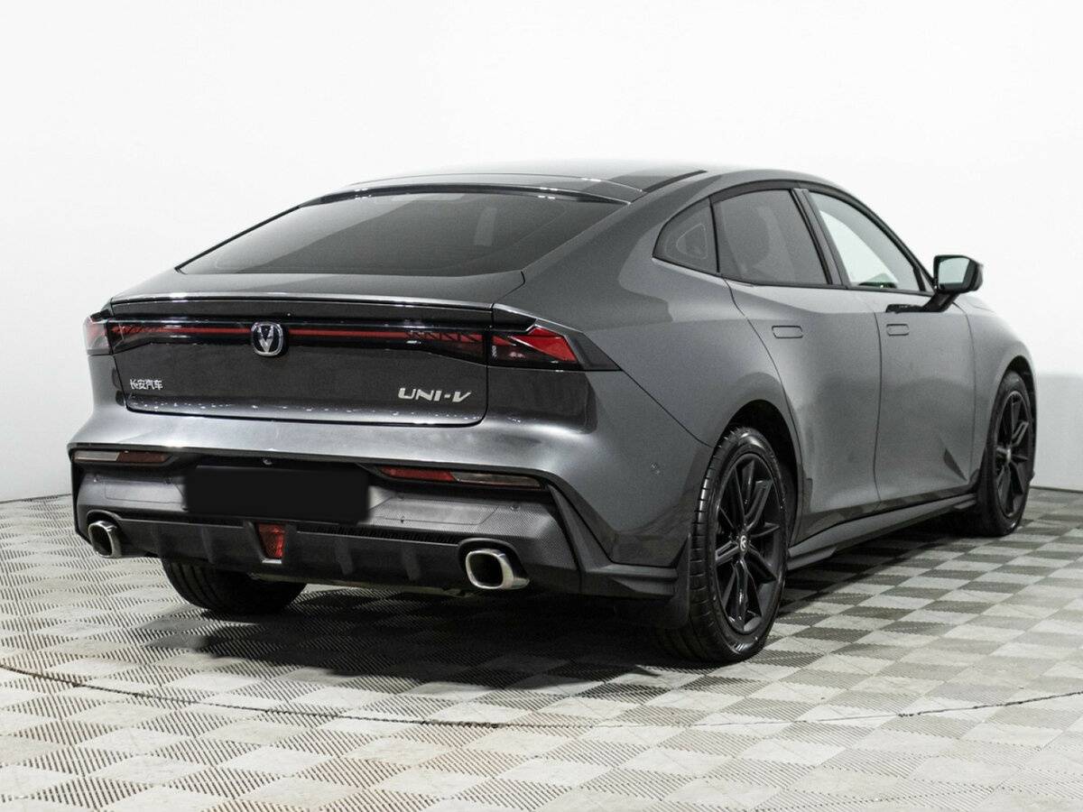 Changan UNI-V с пробегом — 2023 год. Фото: #4