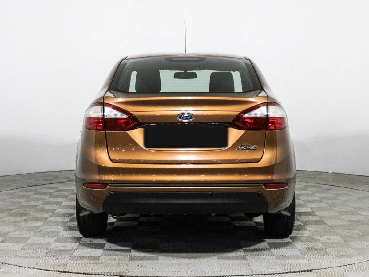 Ford Fiesta с пробегом — 2016 год. Фото: #5