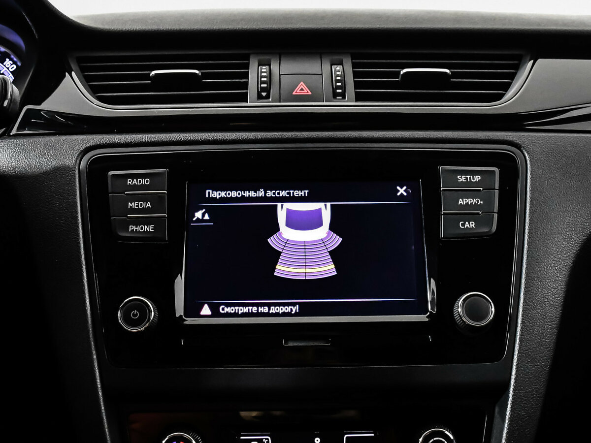 Skoda Rapid с пробегом — 2018 год. Фото: #12