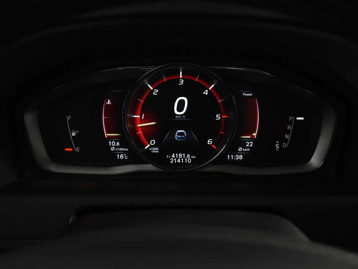 Volvo XC60 с пробегом — 2015 год. Фото: #17