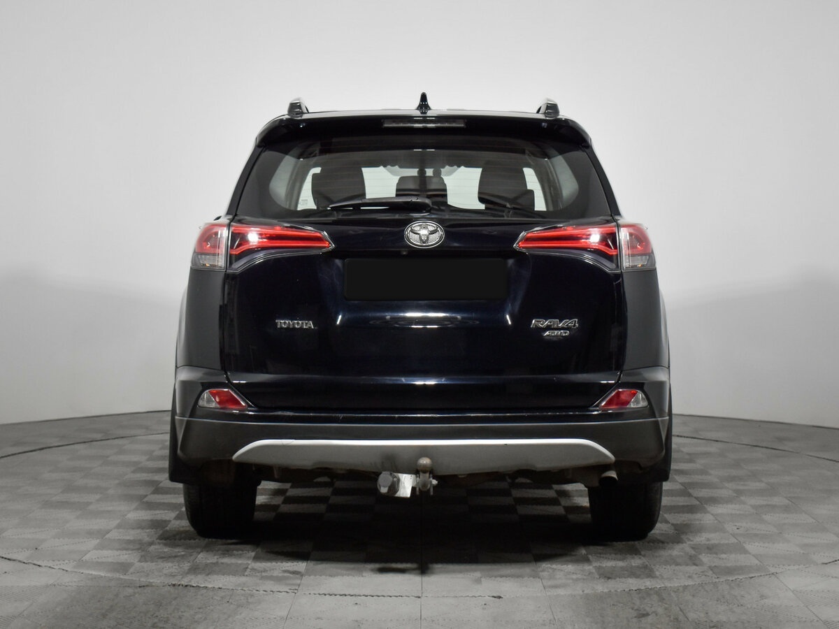 Toyota RAV4 с пробегом — 2018 год. Фото: #4