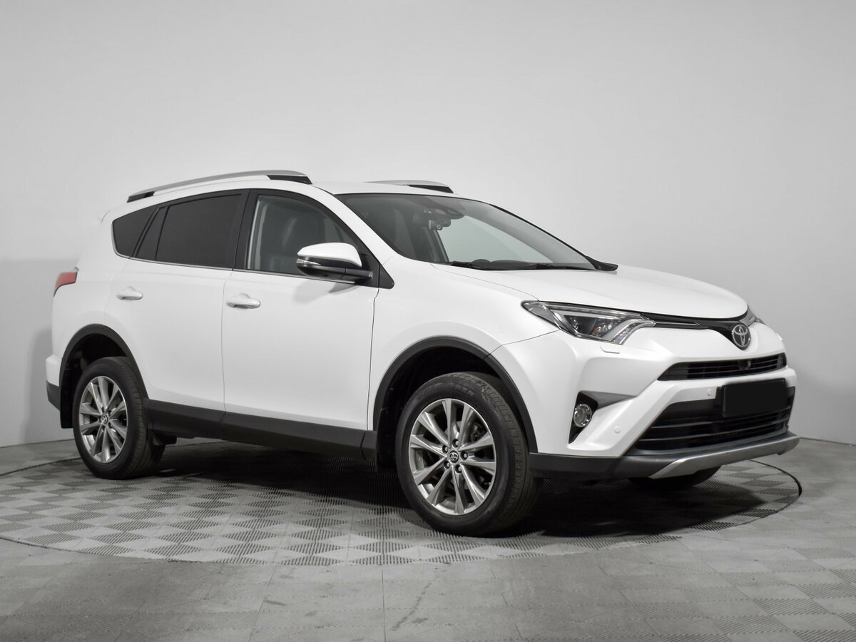 Toyota RAV4 с пробегом — 2017 год. Фото: #2