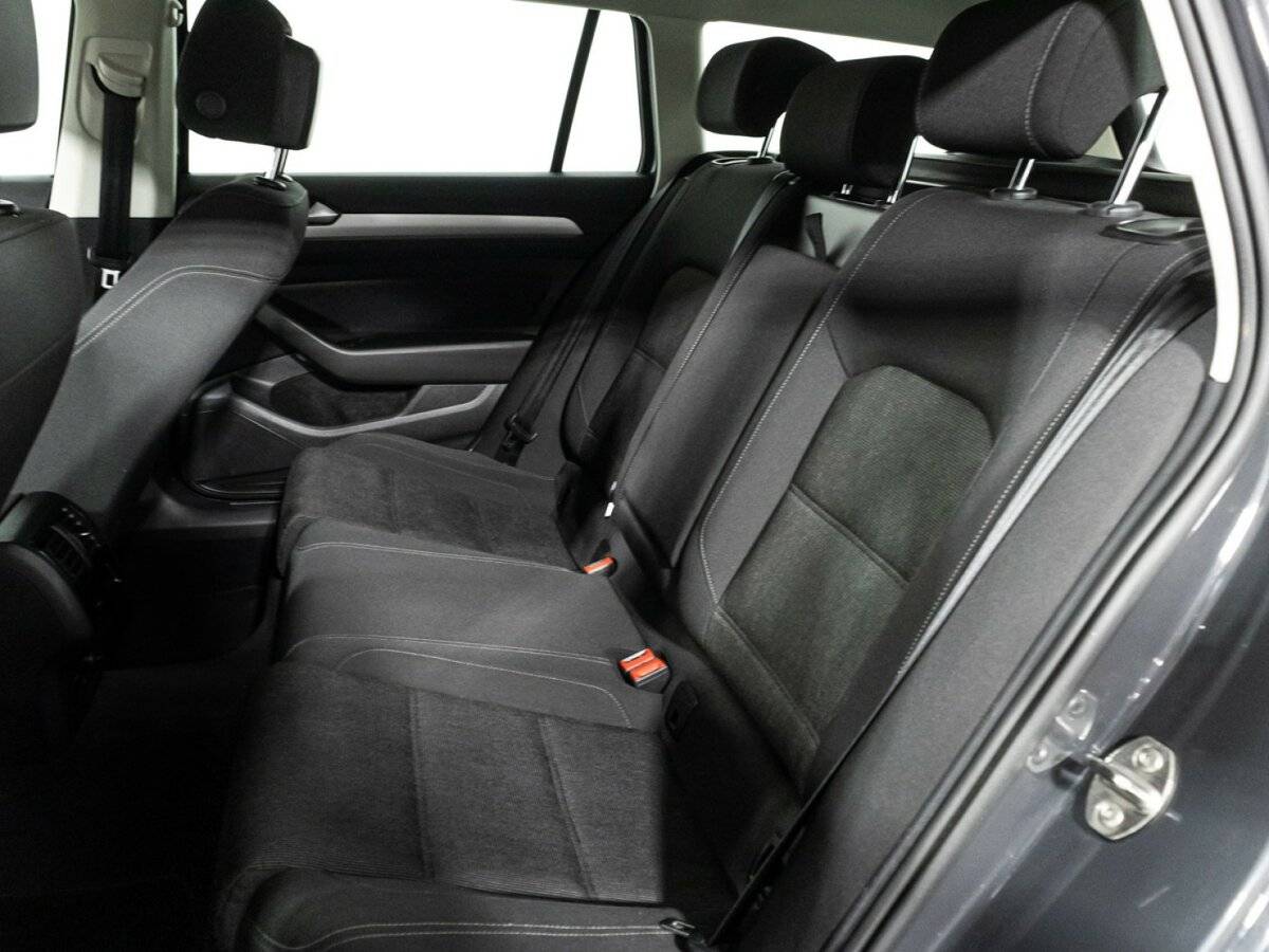 Volkswagen Passat с пробегом — 2019 год. Фото: #9