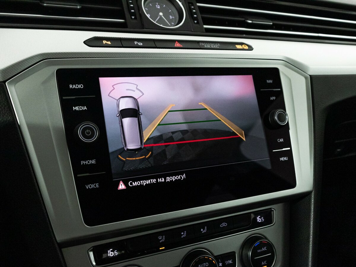 Volkswagen Passat с пробегом — 2019 год. Фото: #14